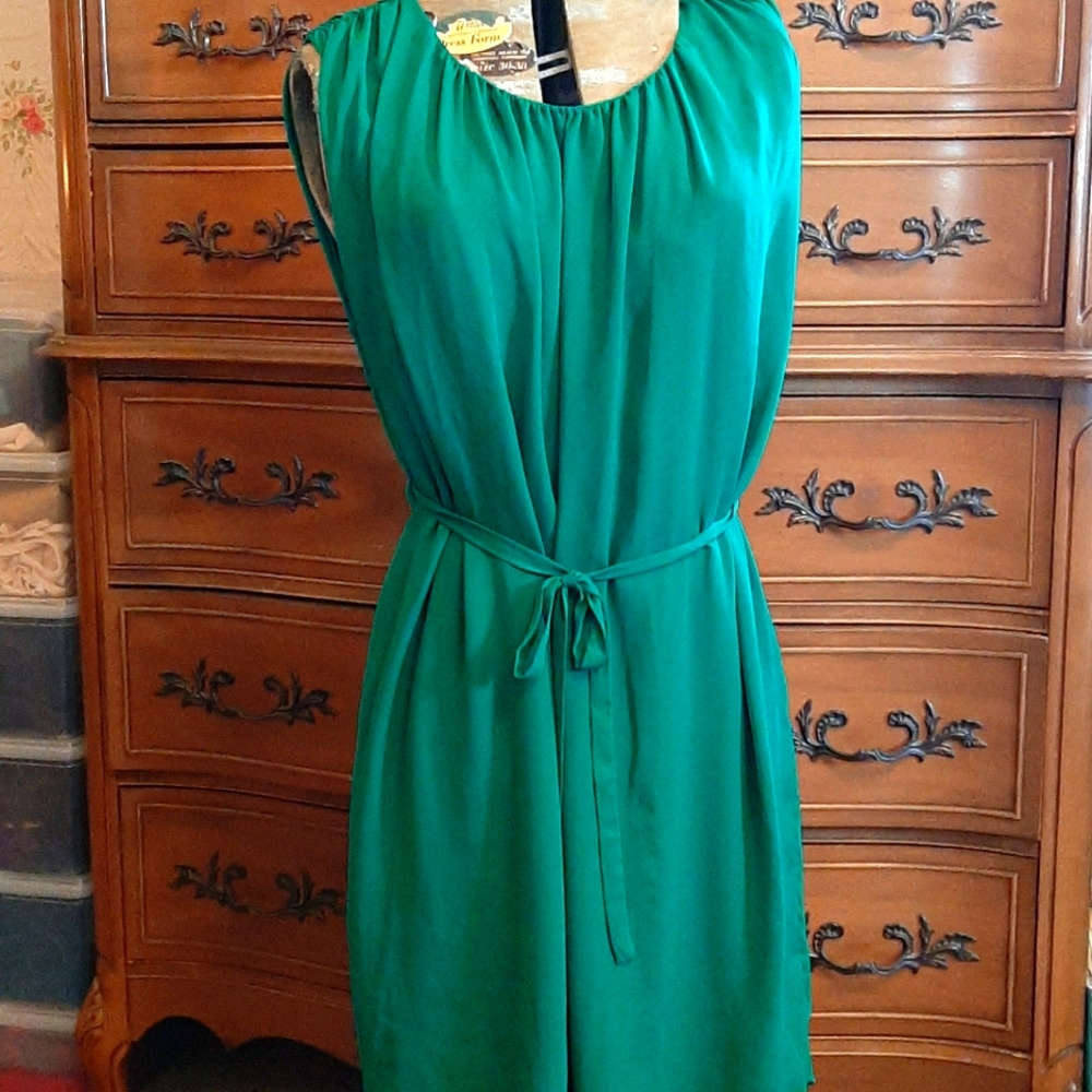 Love 21 green sheath dress with self fabric belt.